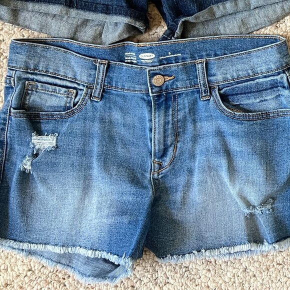 Old Navy | Boyfriend Denim Shorts | Size 8 - Picture 3 of 5